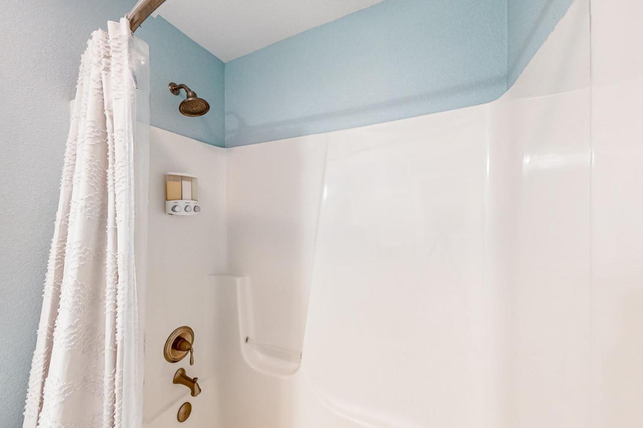 Coastal Serenity - Unit A - Top Floor كيل ديفيل هيلز المظهر الخارجي الصورة